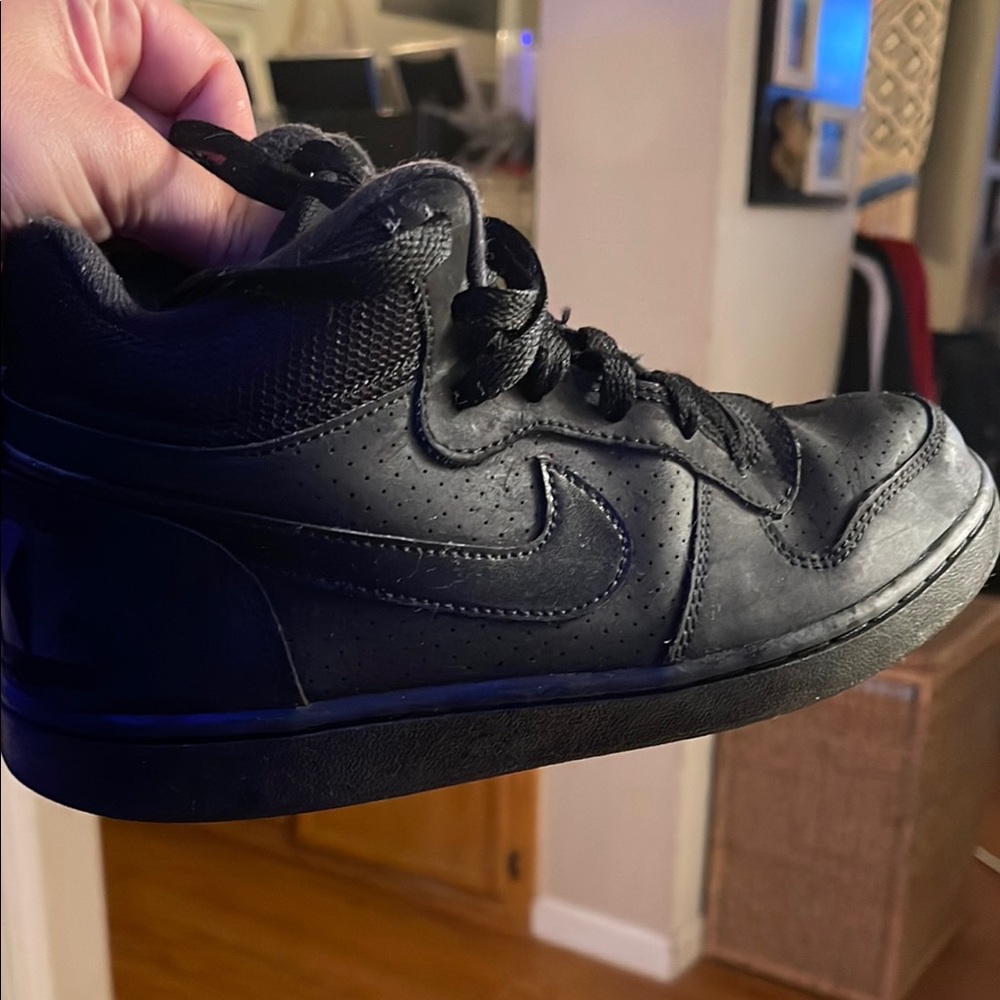 Nike court Borough GS size 4.5